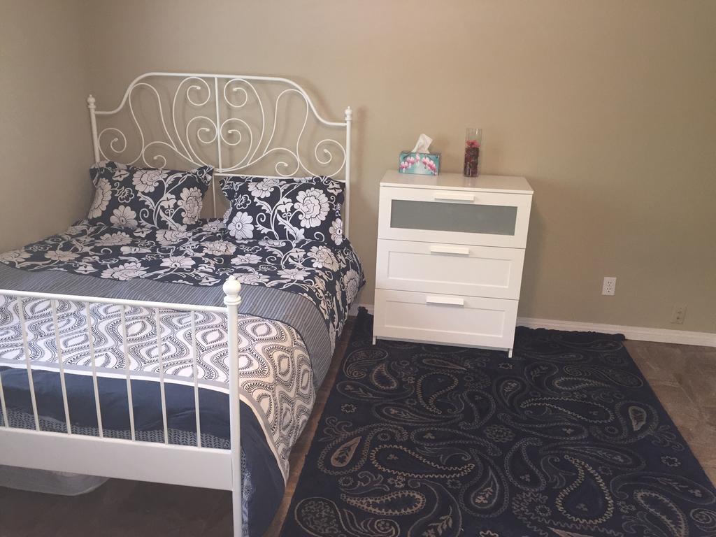 Brother Li Homestay YYC Exterior foto