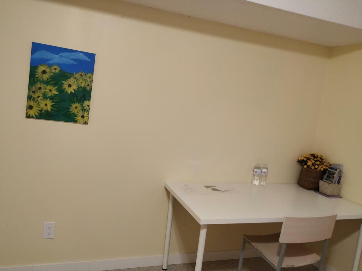 Brother Li Homestay YYC Exterior foto